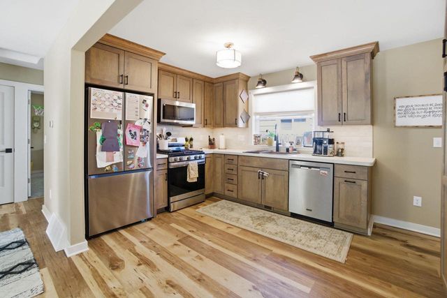 4554 S Vermont AVENUE, Saint Francis, WI 53235