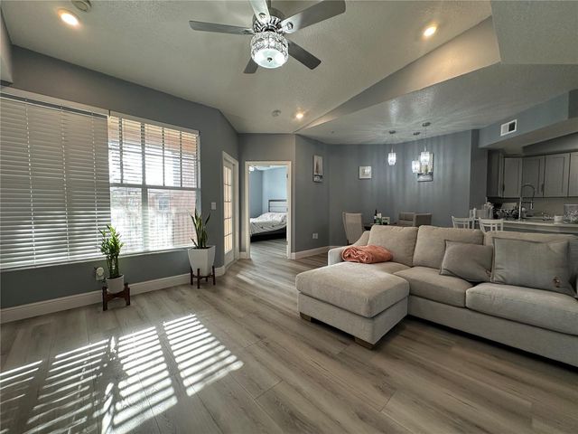 5554 METROWEST BOULEVARD 4-312, Orlando, FL 32811