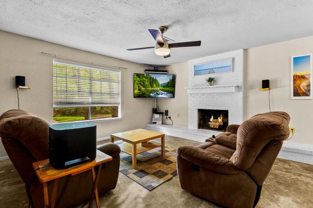 163 Westwood Drive E, Trinity, TX 75862