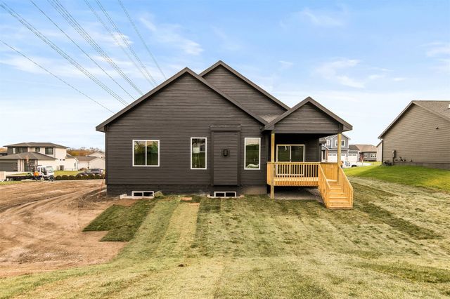 5624 163rd Street, Urbandale, IA 50323