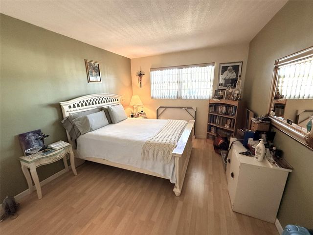 810 N Golf Dr 810, Hollywood, FL 33021