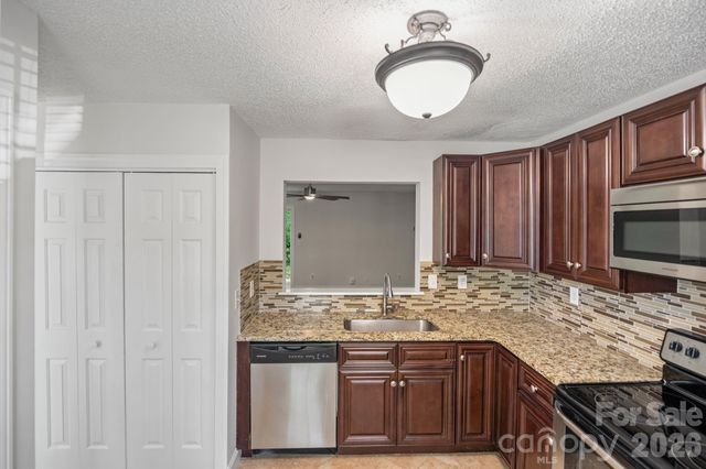 9710 Old Gate Drive, Matthews, NC 28105
