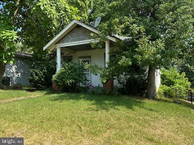 4854 BROOKS ST NE, Washington, DC 20019