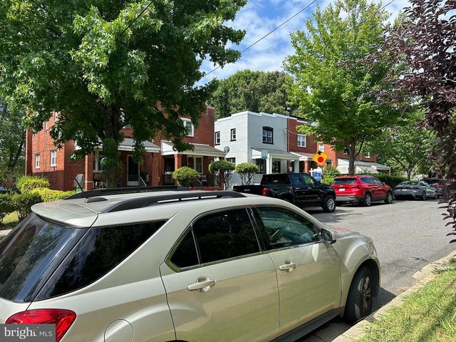 4854 BROOKS ST NE, Washington, DC 20019