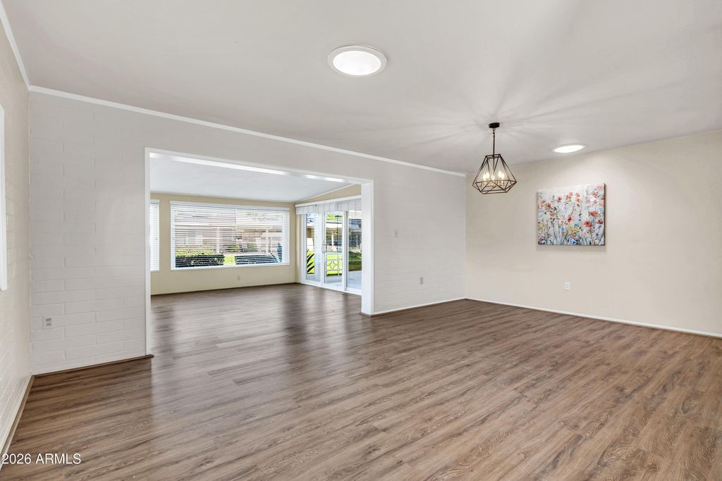 10024 W LAKEVIEW Circle S, Sun City, AZ 85351 — photo 2