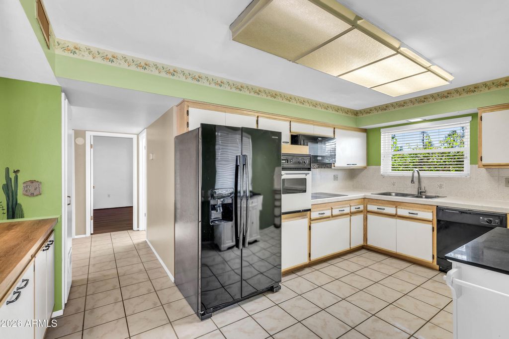 10024 W LAKEVIEW Circle S, Sun City, AZ 85351 — photo 5