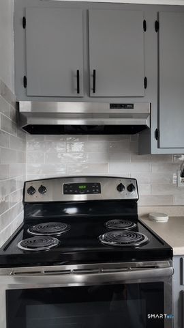 131 Ruth Street 2nd Floor, Bridgeport, CT 06606