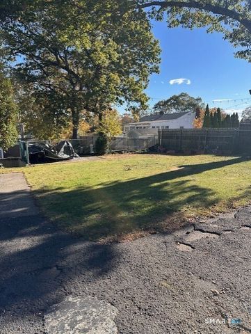 131 Ruth Street 2nd Floor, Bridgeport, CT 06606