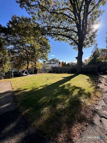 131 Ruth Street 2nd Floor, Bridgeport, CT 06606