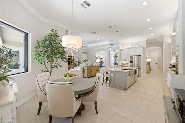 1467 Mockingbird DR, Naples, FL 34120