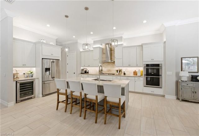 1467 Mockingbird DR, Naples, FL 34120