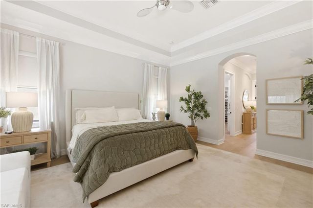 1467 Mockingbird DR, Naples, FL 34120