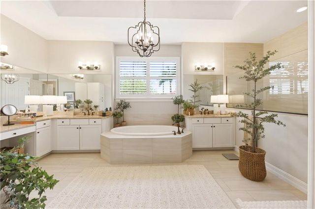 1467 Mockingbird DR, Naples, FL 34120