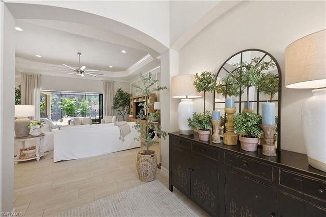 1467 Mockingbird DR, Naples, FL 34120