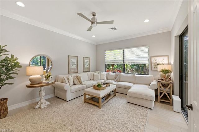 1467 Mockingbird DR, Naples, FL 34120