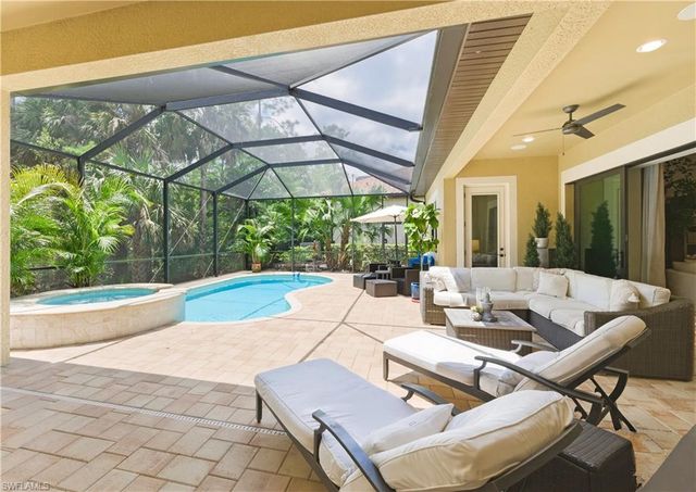 1467 Mockingbird DR, Naples, FL 34120