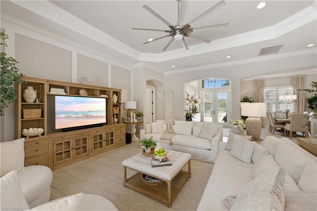 1467 Mockingbird DR, Naples, FL 34120