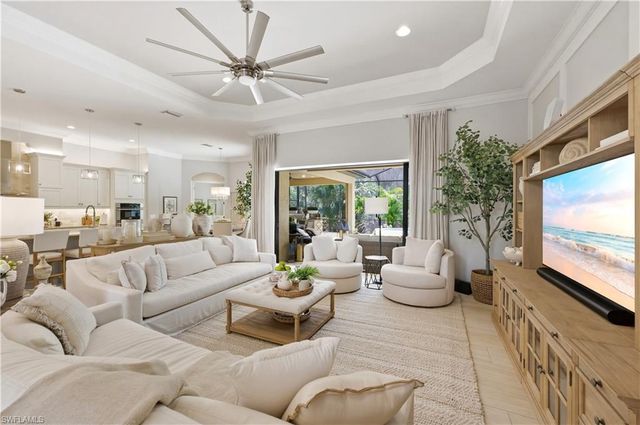 1467 Mockingbird DR, Naples, FL 34120