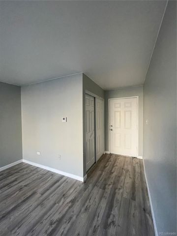 1590 Clinton 2, Aurora, CO 80010