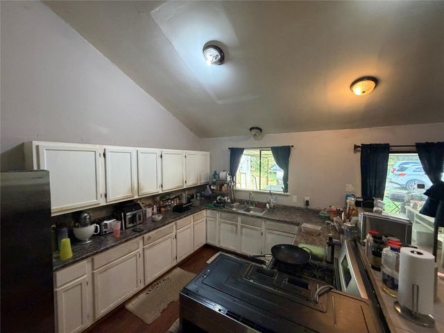 606 Pine Tree Road, Huntsville, TX 77320