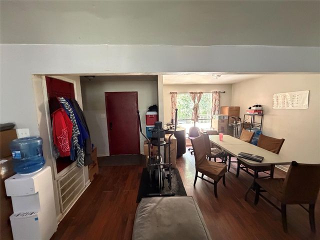 606 Pine Tree Road, Huntsville, TX 77320