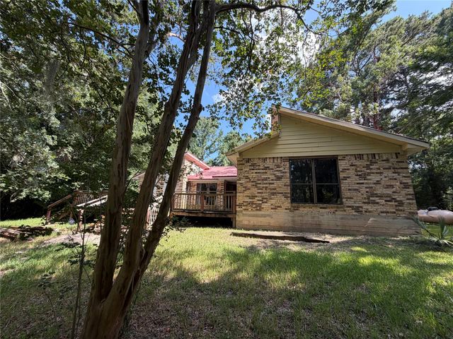 606 Pine Tree Road, Huntsville, TX 77320