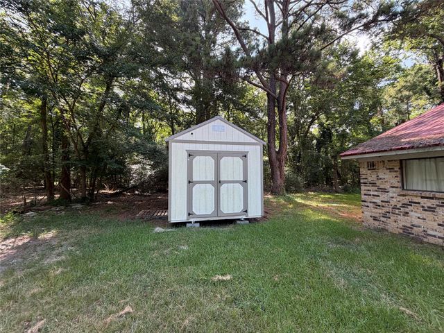 606 Pine Tree Road, Huntsville, TX 77320