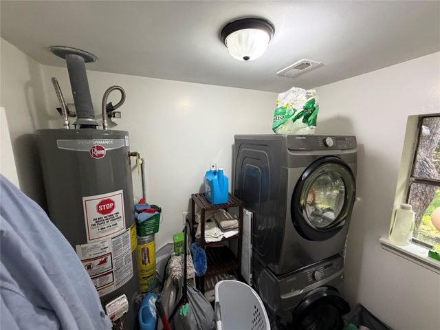 606 Pine Tree Road, Huntsville, TX 77320