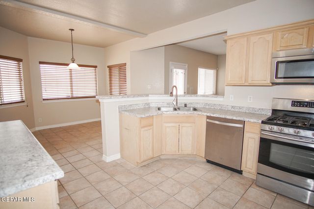 13717 Paseo De Fe Circle, Horizon City, TX 79928