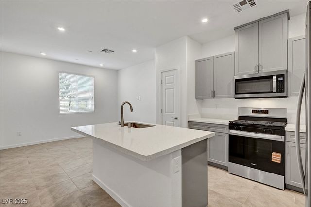 1175 Heliodor Avenue, Henderson, NV 89011