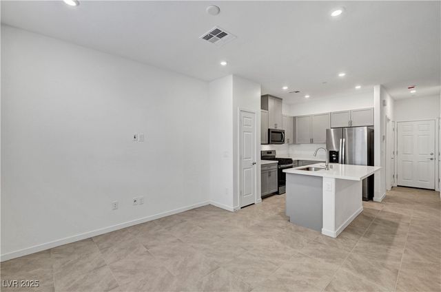 1175 Heliodor Avenue, Henderson, NV 89011