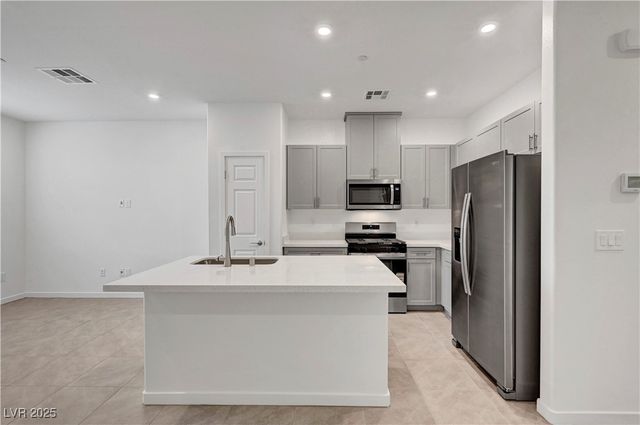 1175 Heliodor Avenue, Henderson, NV 89011