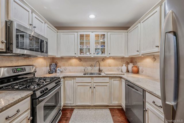 1130 Savoy Drive, Melville, NY 11747