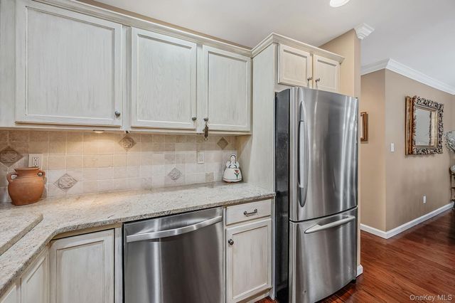 1130 Savoy Drive, Melville, NY 11747