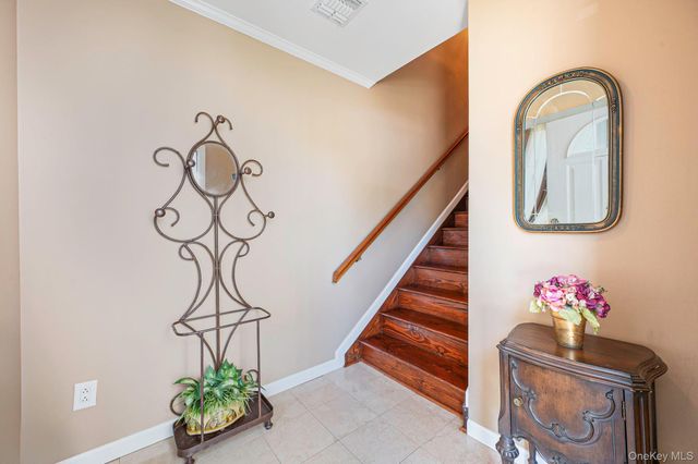 1130 Savoy Drive, Melville, NY 11747