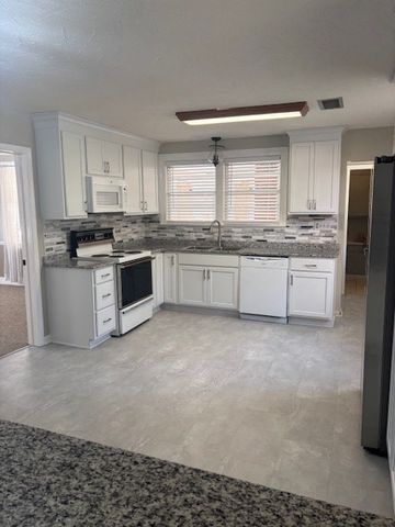 400 Winding Road, Dothan, AL 36301