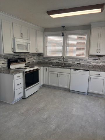 400 Winding Road, Dothan, AL 36301