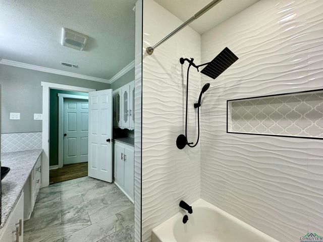 2305 Buccaneer Dr, Longview, TX 75604