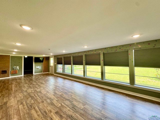 2305 Buccaneer Dr, Longview, TX 75604