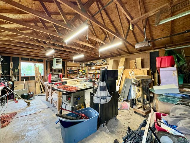 2305 Buccaneer Dr, Longview, TX 75604