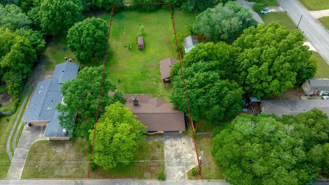 2305 Buccaneer Dr, Longview, TX 75604