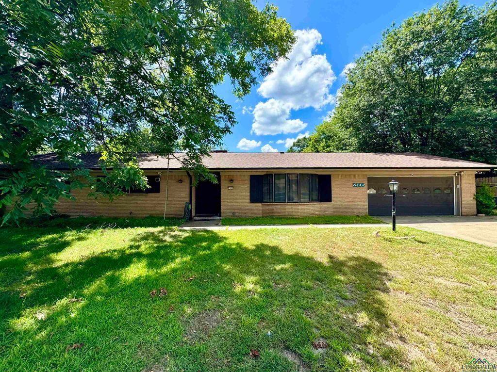 2305 Buccaneer Dr, Longview, TX 75604