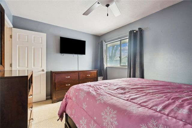 6319 Eastview Ave SW, Cedar Rapids, IA 52404