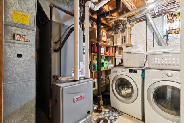 6319 Eastview Ave SW, Cedar Rapids, IA 52404