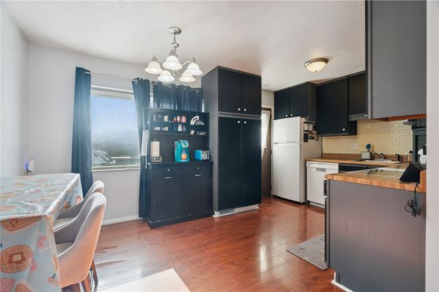 6319 Eastview Ave SW, Cedar Rapids, IA 52404