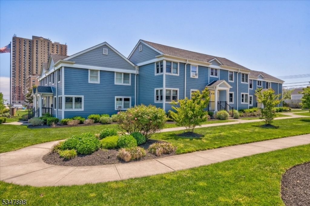 304 Deal Lake Dr 34, Asbury Park City, NJ 07712