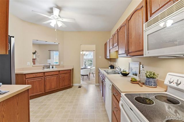 105 Worthington Circle 34, St Louis, MO 63128