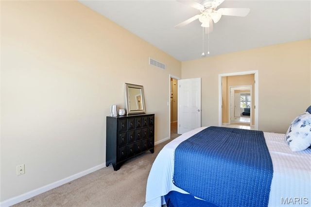 105 Worthington Circle 34, St Louis, MO 63128