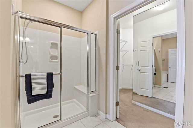 105 Worthington Circle 34, St Louis, MO 63128