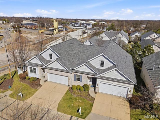 105 Worthington Circle 34, St Louis, MO 63128